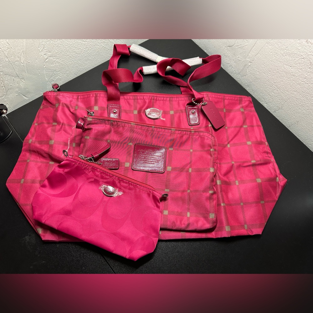 Coach Signature Getaway Pink Packable WeekenderTote Bag